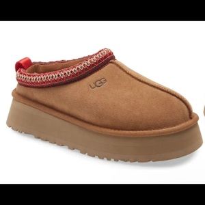 UGG TAZZ PLATFORM 8